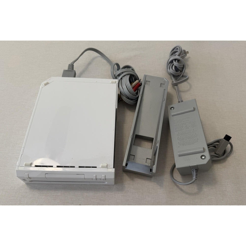 Nintendo Wii Console RVL-001 White Bundle Cords Dock Untested